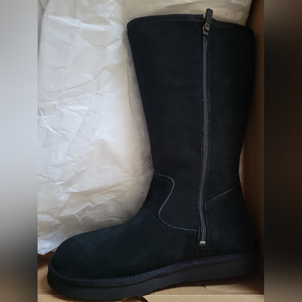 UGG black alber boots with zipper - size 9